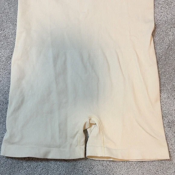 OQQ Women’s Romper Seamless Ribbed-Cream - Picture 2 of 4